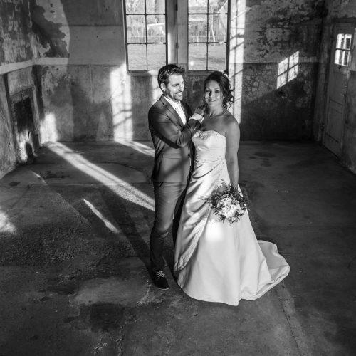 Bruidsfotografie huwelijksfotografie zwartwit fotoshoot bruidspaar