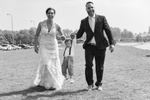 Bruidsfotografie huwelijksfotografie gezin zwartwit